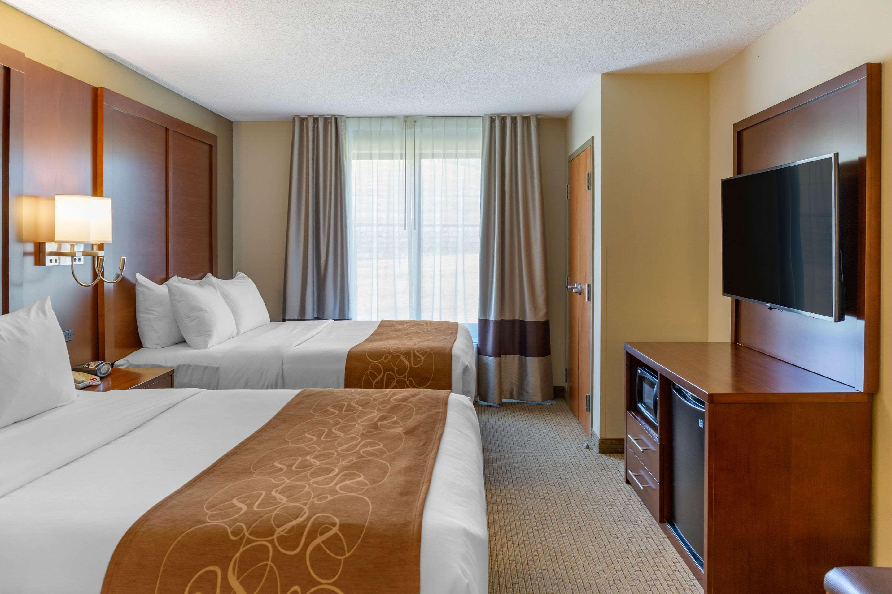 Comfort Suites Lancaster Amish Country Smoketown  Exterior photo