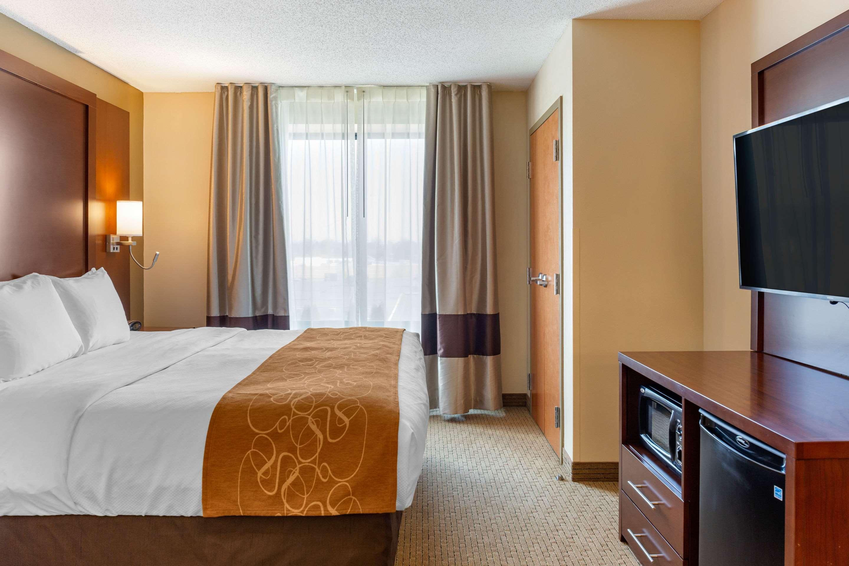 Comfort Suites Lancaster Amish Country Smoketown  Exterior photo