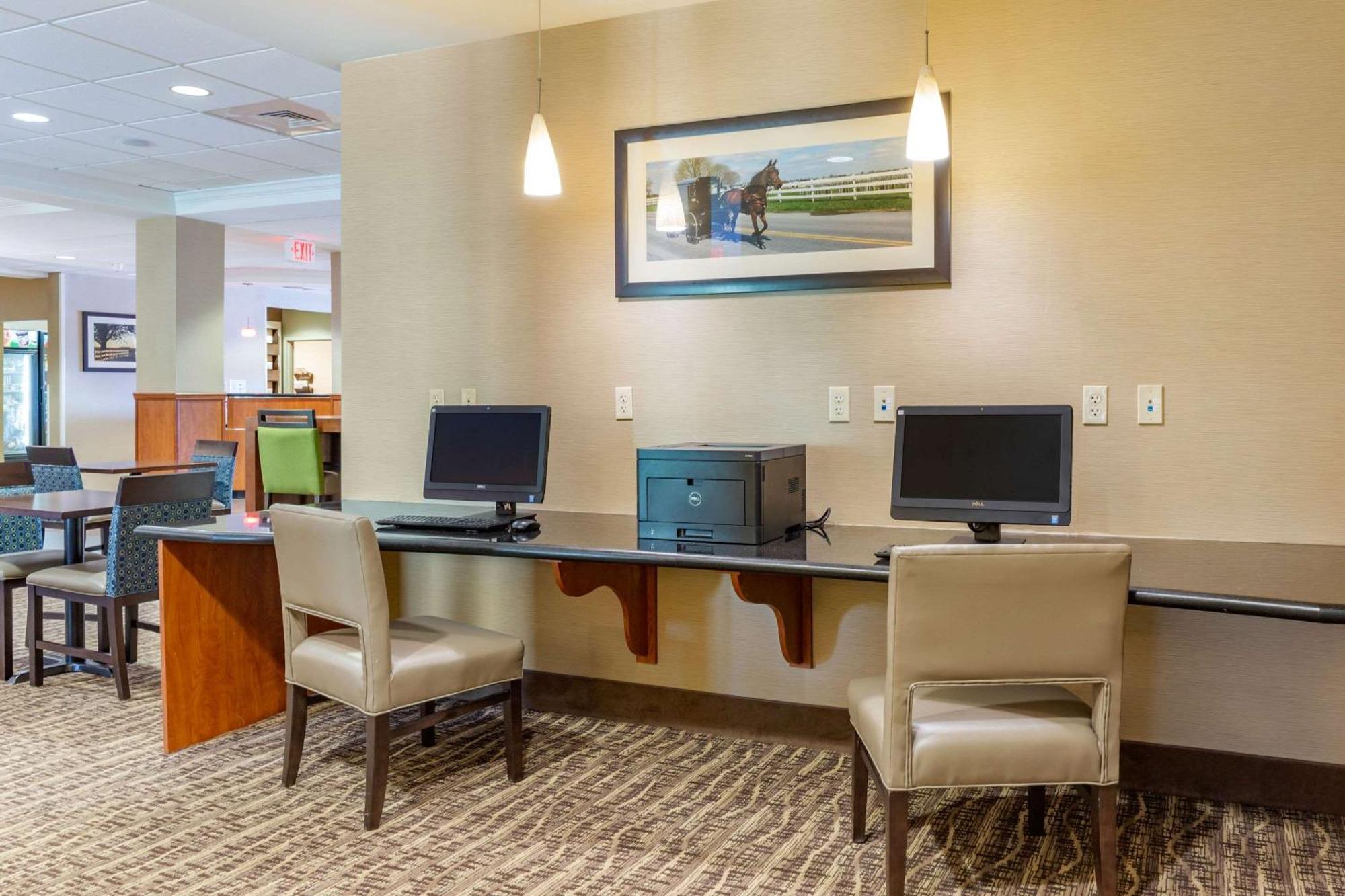 Comfort Suites Lancaster Amish Country Smoketown  Exterior photo