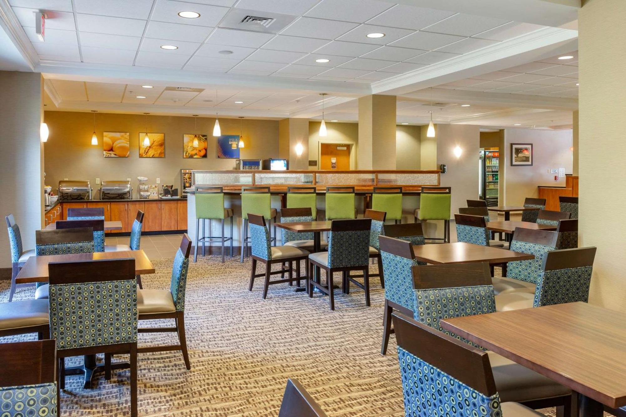 Comfort Suites Lancaster Amish Country Smoketown  Exterior photo