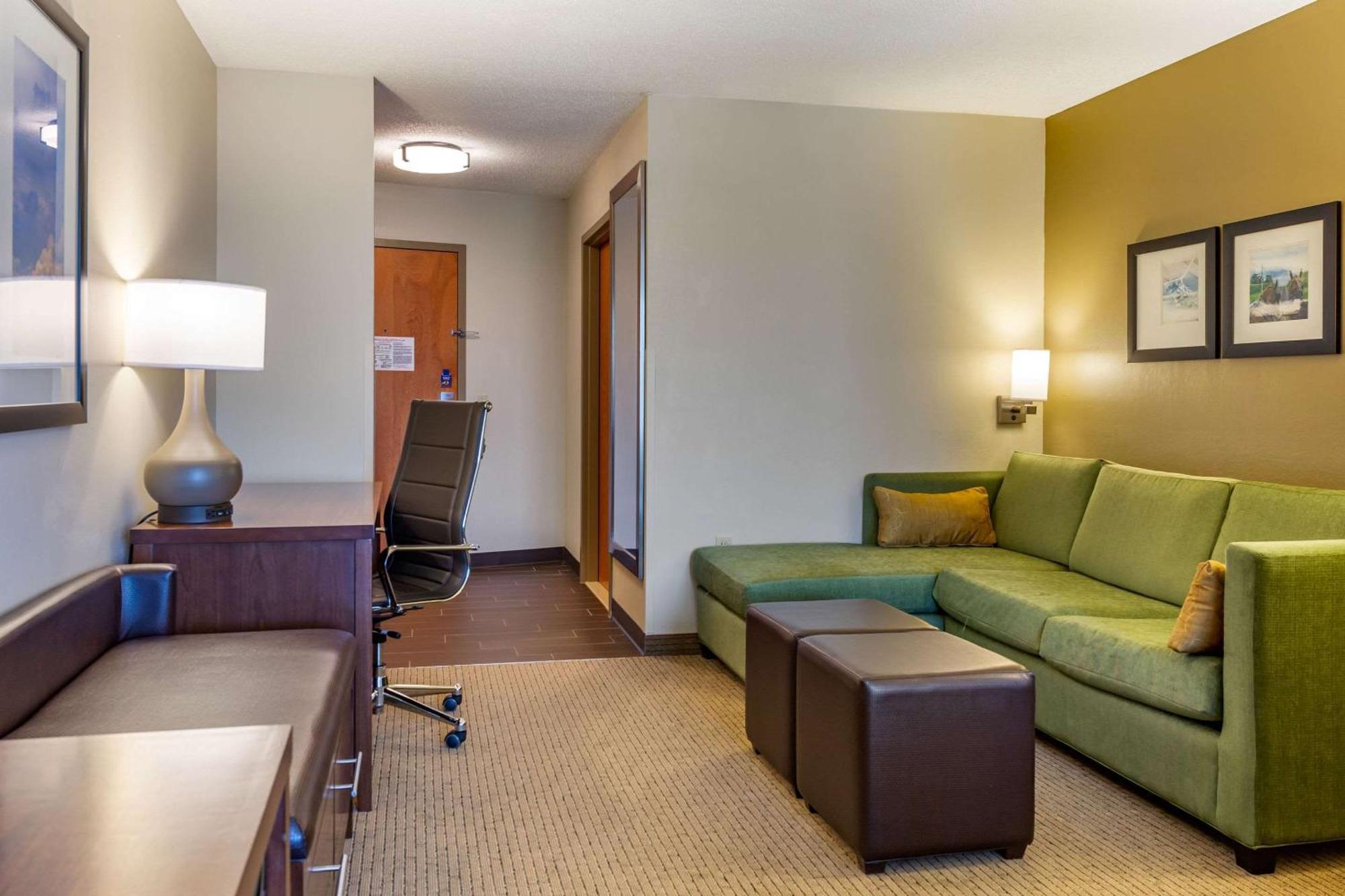 Comfort Suites Lancaster Amish Country Smoketown  Exterior photo