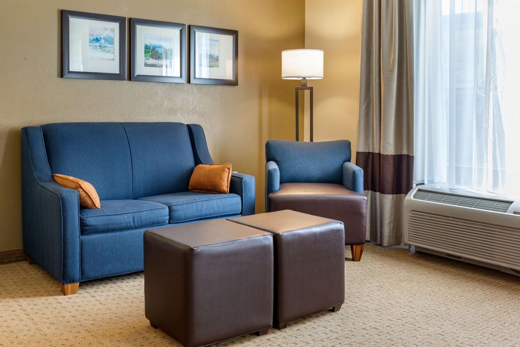 Comfort Suites Lancaster Amish Country Smoketown  Exterior photo