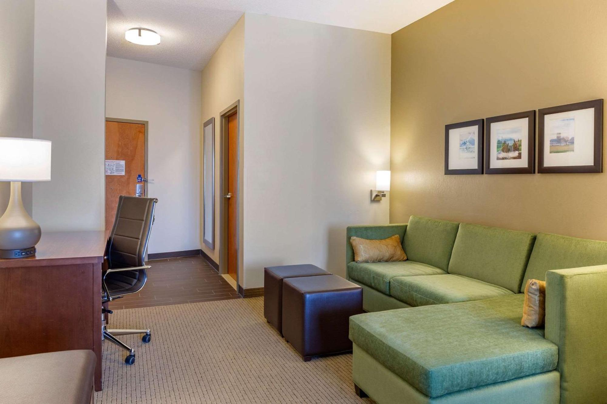Comfort Suites Lancaster Amish Country Smoketown  Exterior photo