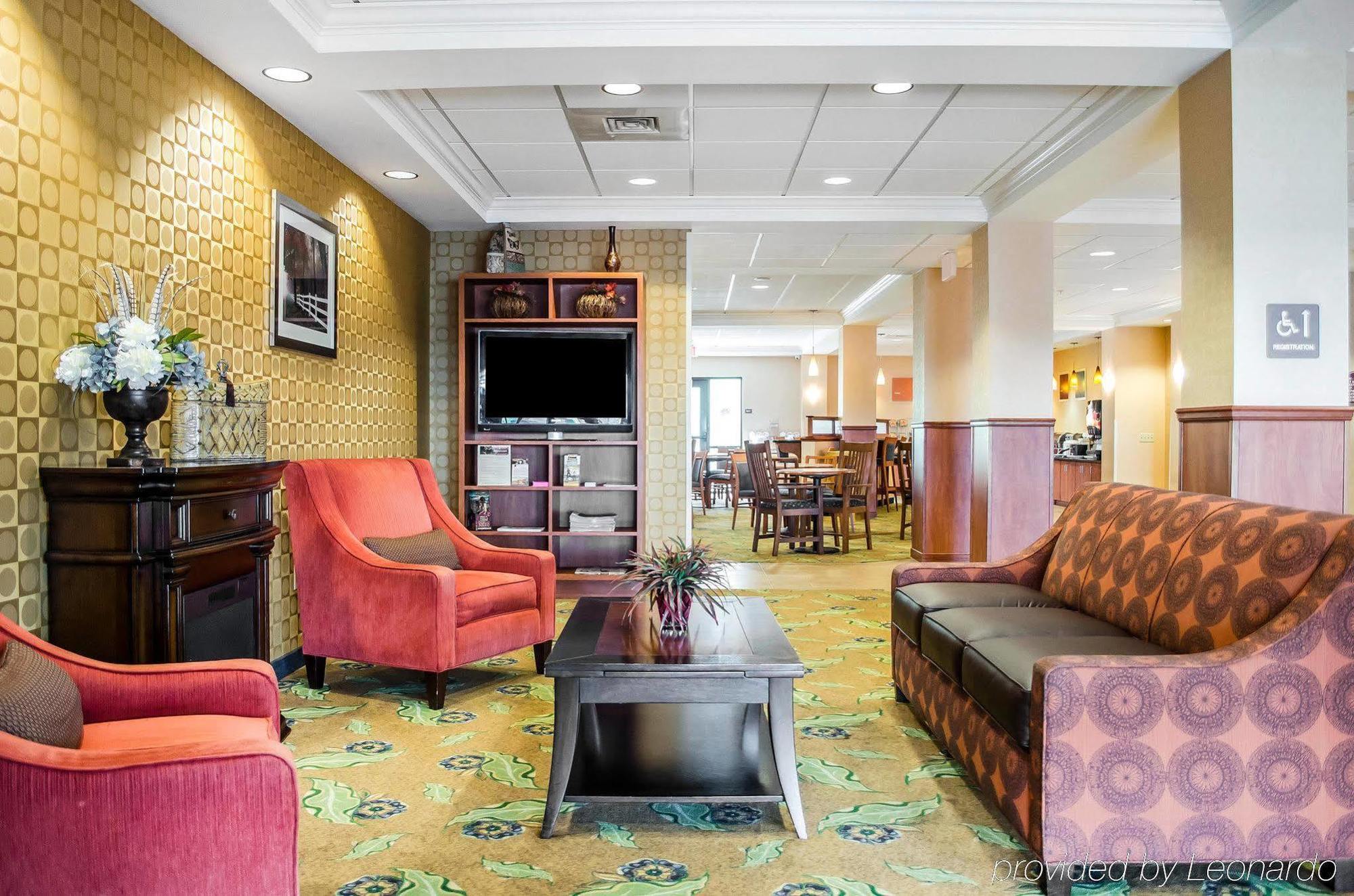 Comfort Suites Lancaster Amish Country Smoketown  Exterior photo